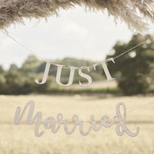 Just Married - puinen kirjainnauha