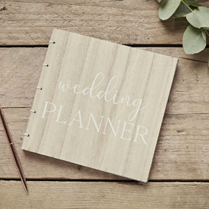 wedding planner puukantinen kirja